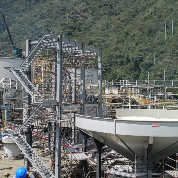 Montaje metalmecanico en proyecto minero en Colombia 1 600x600