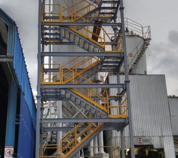 Escalera industrial metalica fabricada e instalada por DIBTEC 6 360x320
